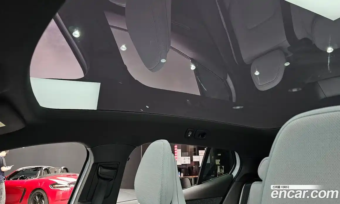 Volvo EX30 2025 0.2 автомат (гидро), фото 25
