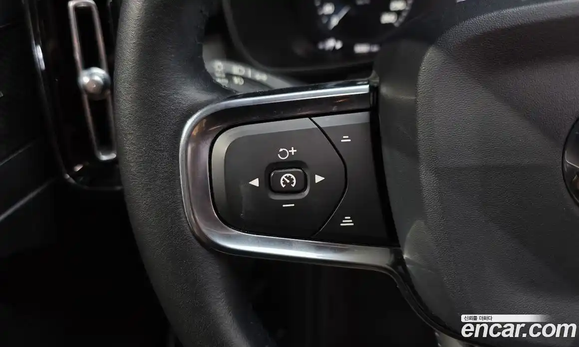 Volvo XC40 2020 2.0 автомат (гидро), фото 14