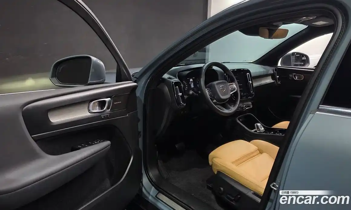 Volvo XC40 2020 2.0 автомат (гидро), фото 10