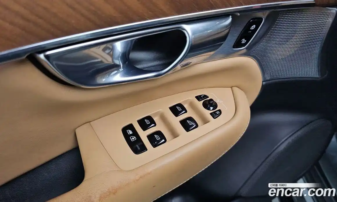 Volvo XC90 2018 2.0 автомат (гидро), фото 19