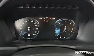 Volvo XC90 2018 2.0 автомат (гидро), миниатюра 8