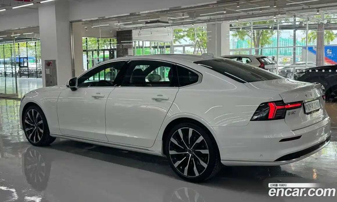 Volvo S90 2026 2.0 автомат (гидро), фото 17