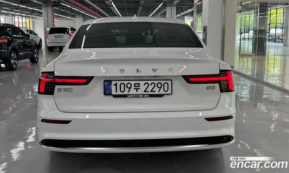 Volvo S90 2026 2.0 автомат (гидро), фото 4