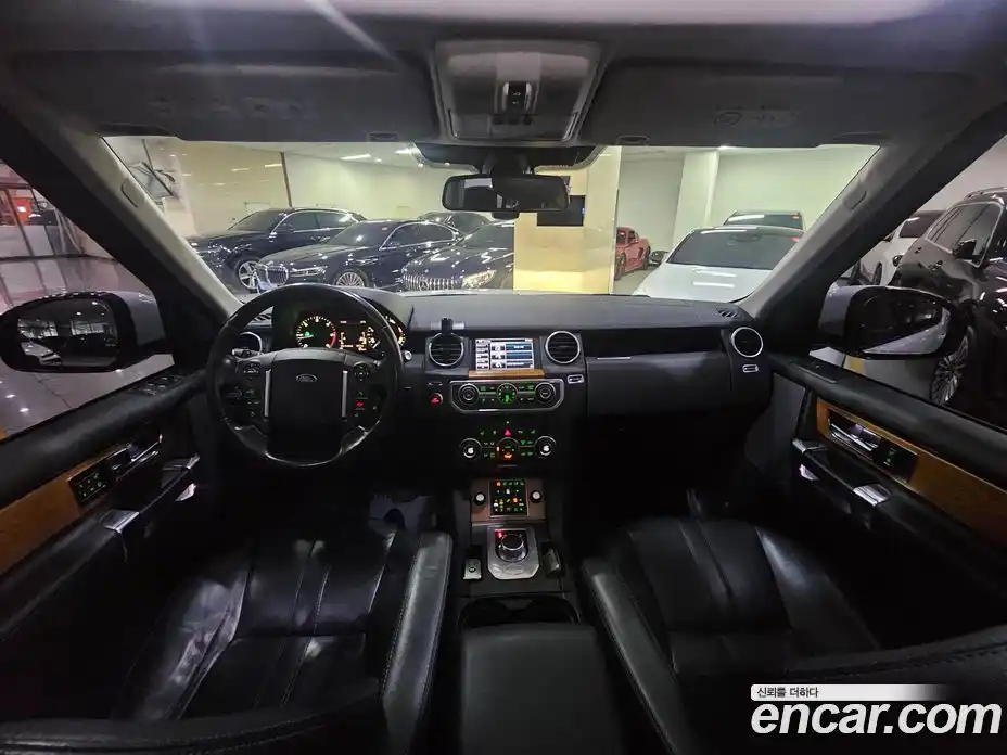 Land Rover Discovery 2015 3.0 автомат (гидро), фото 6