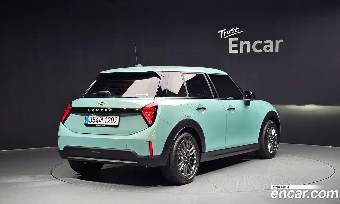 Mini Cooper 2025 2.0 автомат (гидро), фото 2