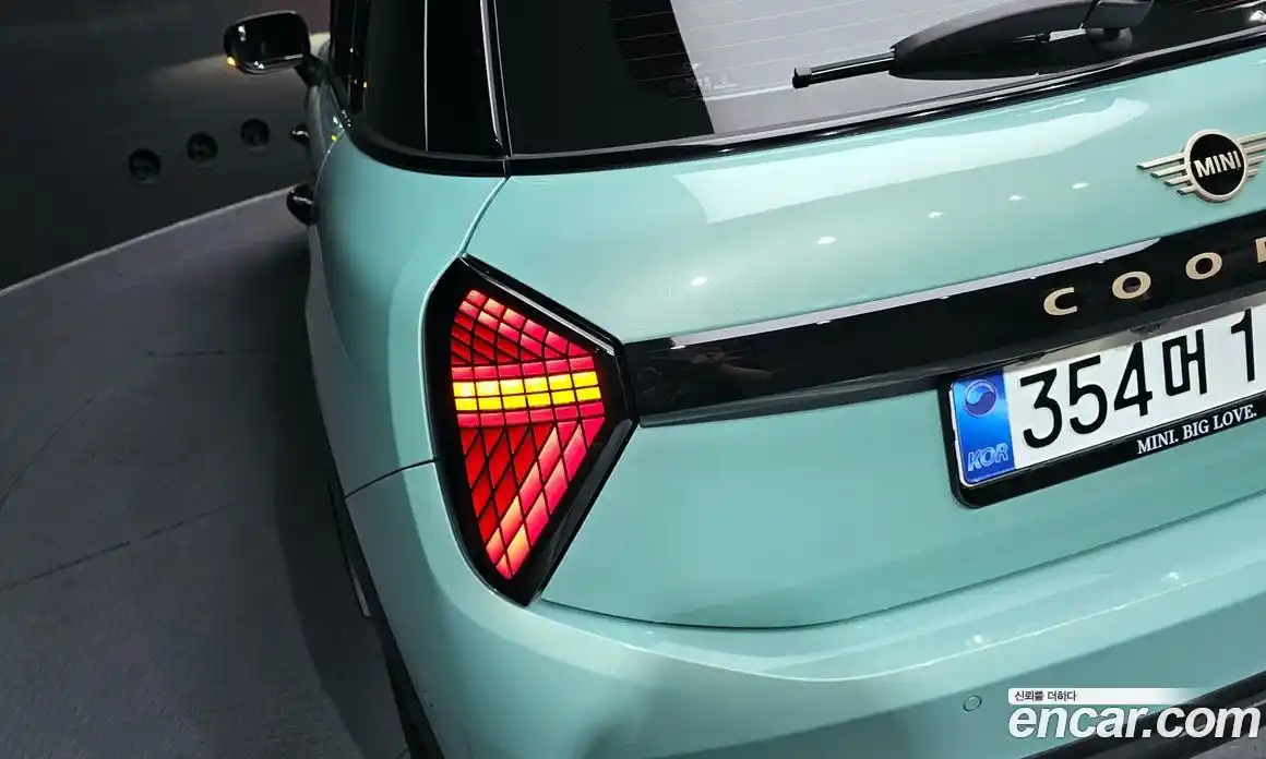 Mini Cooper 2025 2.0 автомат (гидро), фото 9