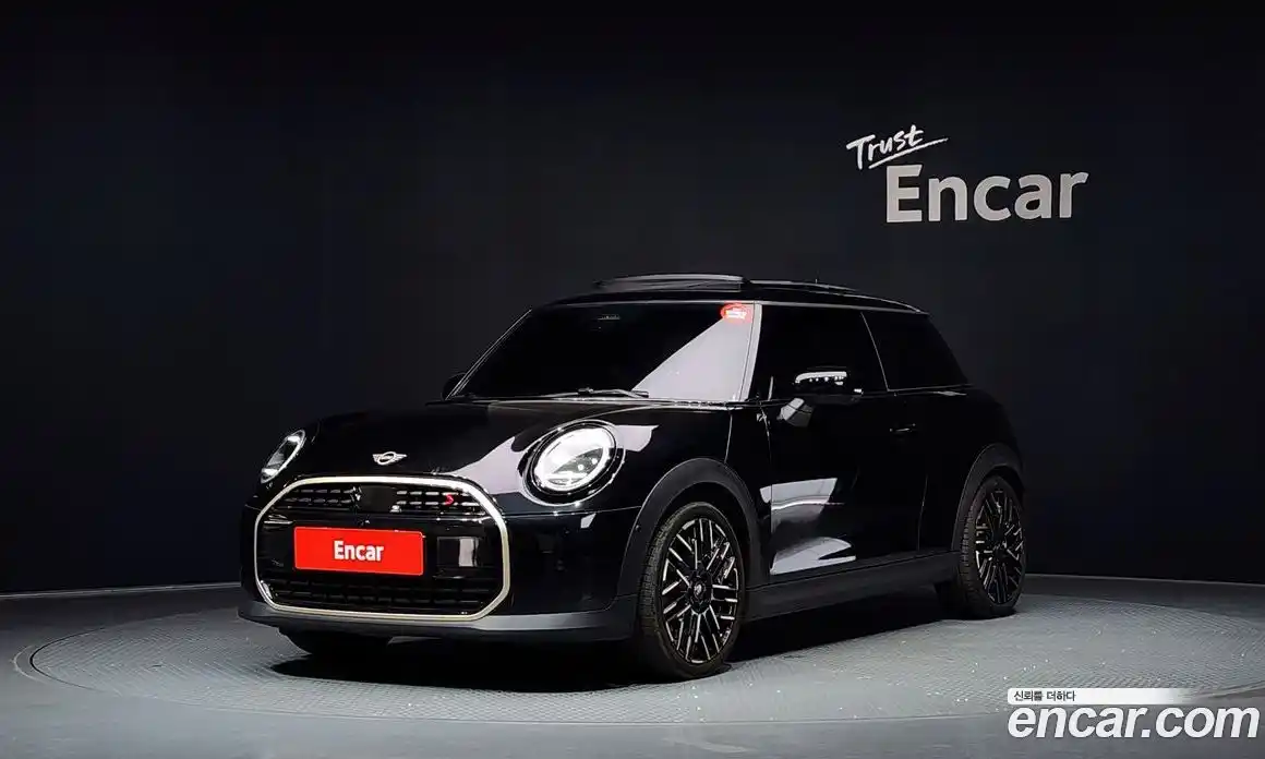 Mini Cooper 2024 2.0 автомат (гидро), фото 1