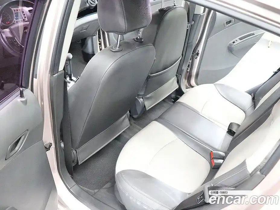 Chevrolet Spark 2012 1.0 автомат (гидро), фото 17