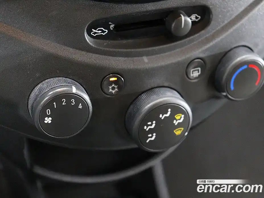 Chevrolet Spark 2012 1.0 автомат (гидро), фото 9