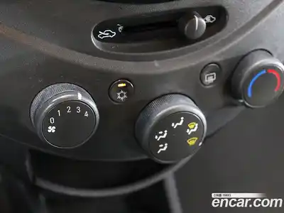 Chevrolet Spark 2012 1.0 автомат (гидро), миниатюра 9