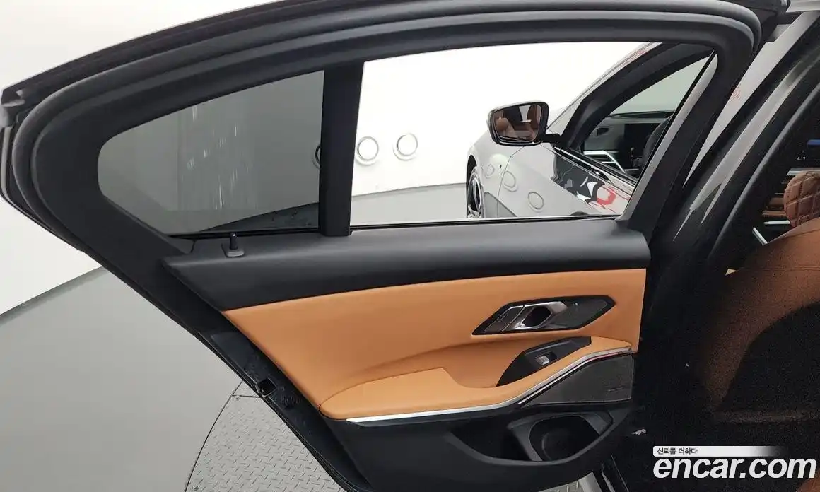 BMW 3 серия 2025 2.0 автомат (гидро), фото 15