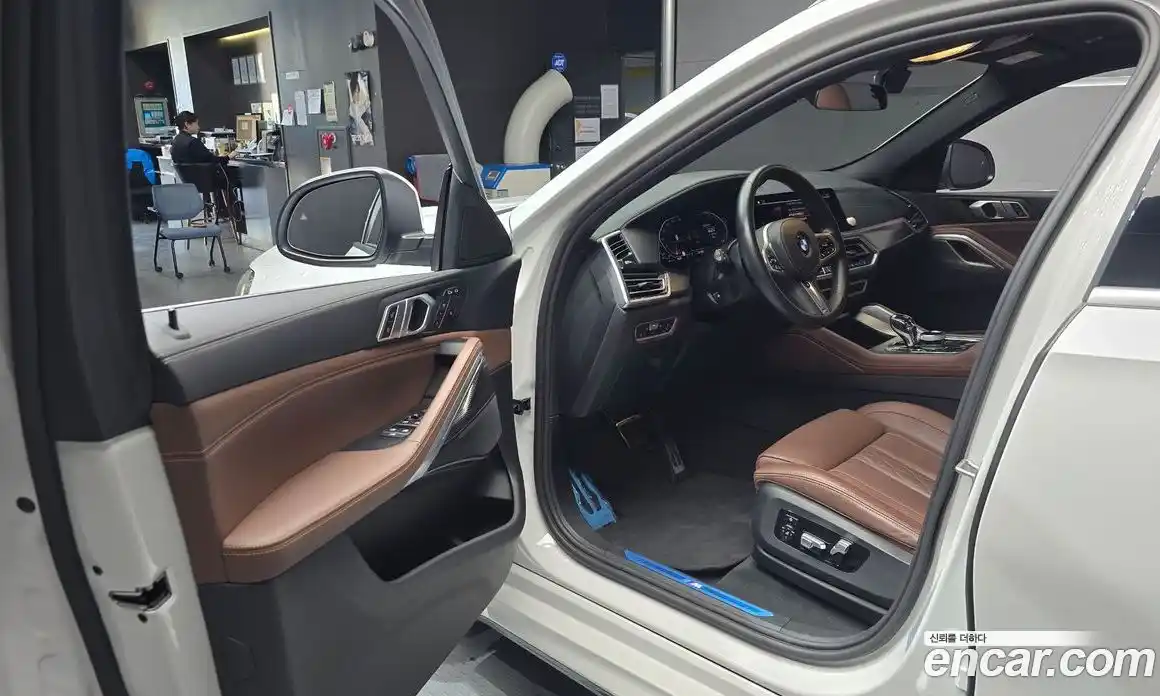 BMW X6 2022 3.0 автомат (гидро), фото 13