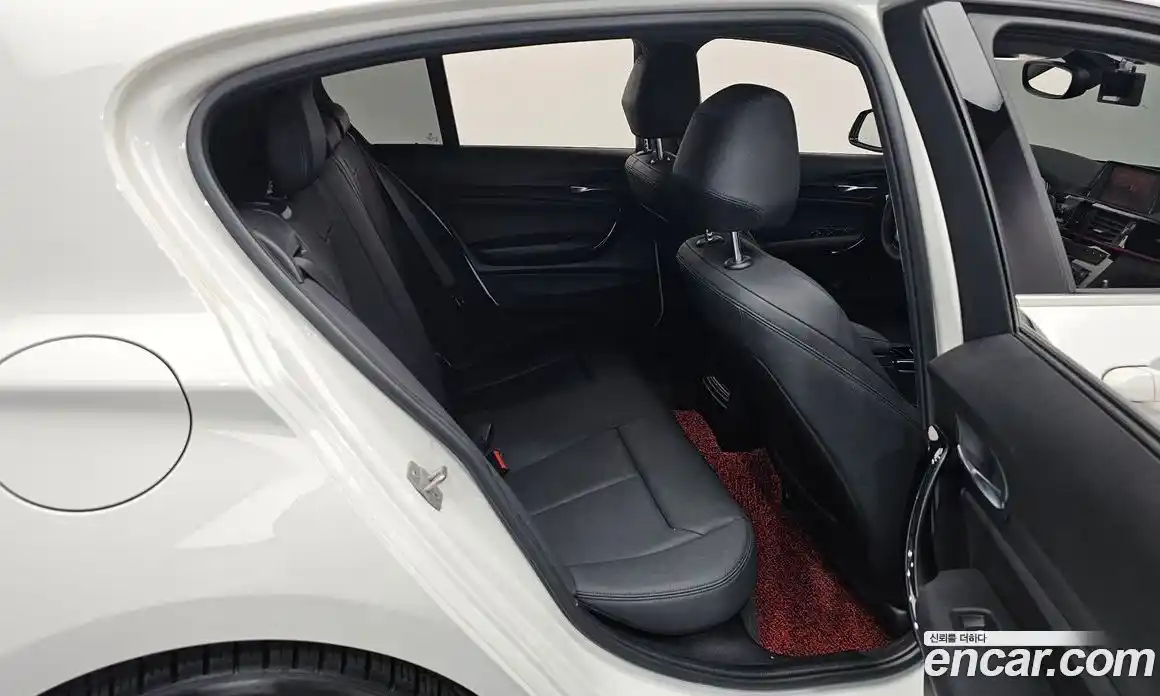 BMW 1 серия 2019 2.0 автомат (гидро), фото 17