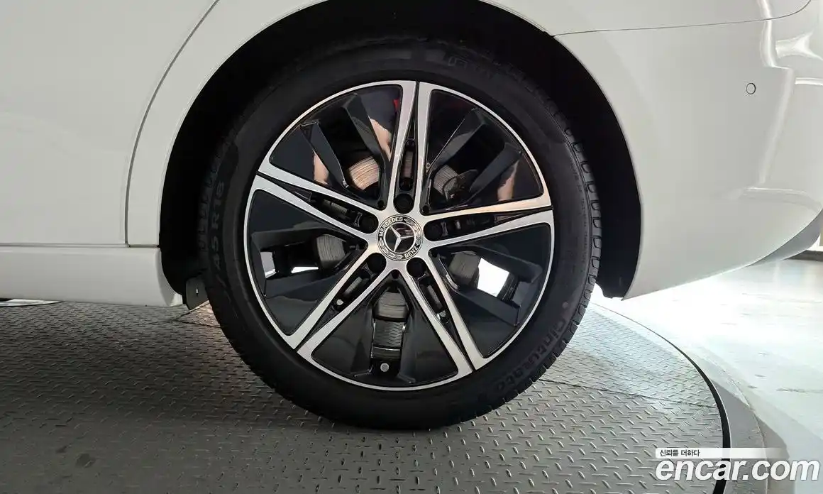 Mercedes-Benz A-Class 2025 2.0 гидро, фото 7 Mercedes-Benz A-Class 2025 2.0 гидро, фото 7