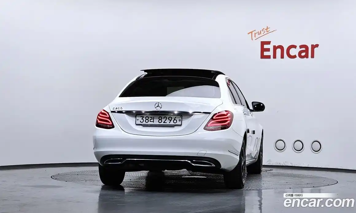 Mercedes-Benz C-Class 2015 2.0 гидро, фото 4 Mercedes-Benz C-Class 2015 2.0 гидро, фото 4