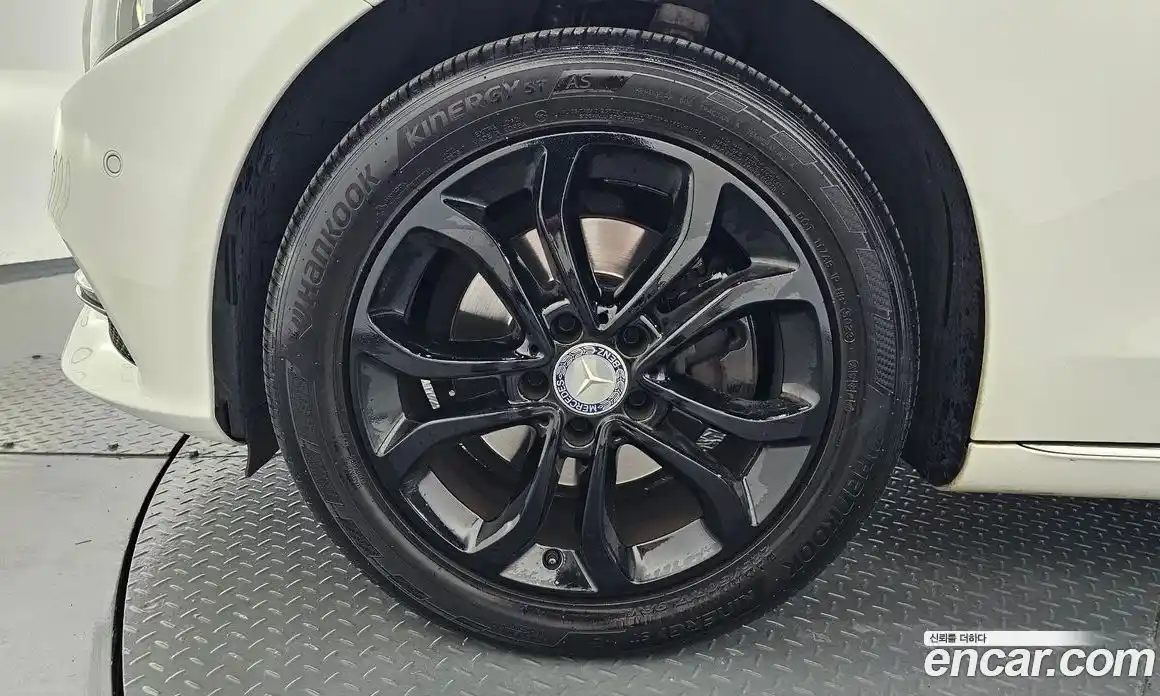 Mercedes-Benz C-Class 2015 2.0 гидро, фото 5 Mercedes-Benz C-Class 2015 2.0 гидро, фото 5