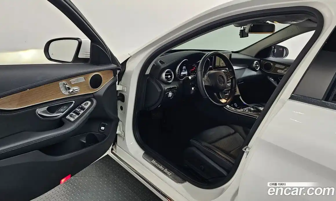 Mercedes-Benz C-Class 2015 2.0 гидро, фото 10 Mercedes-Benz C-Class 2015 2.0 гидро, фото 10