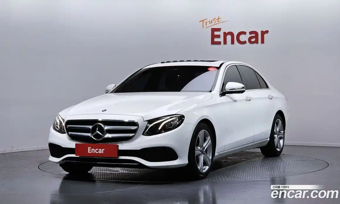 Mercedes-Benz E-Class 2018 2.0 автомат (гидро), фото 1