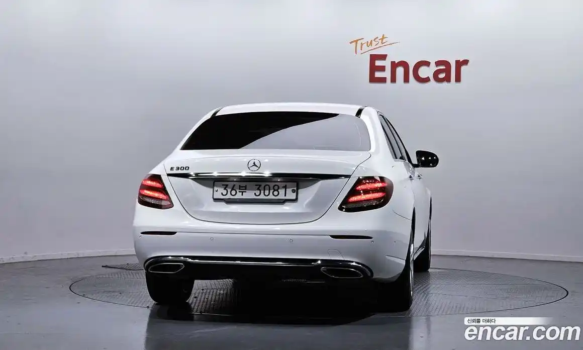 Mercedes-Benz E-Class 2018 2.0 автомат (гидро), фото 4