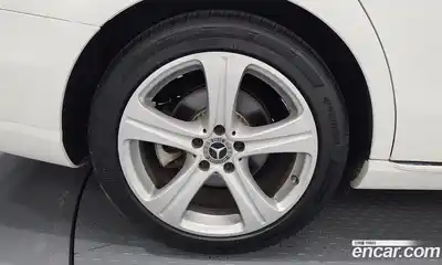 Mercedes-Benz E-Class 2018 2.0 автомат (гидро), миниатюра 5