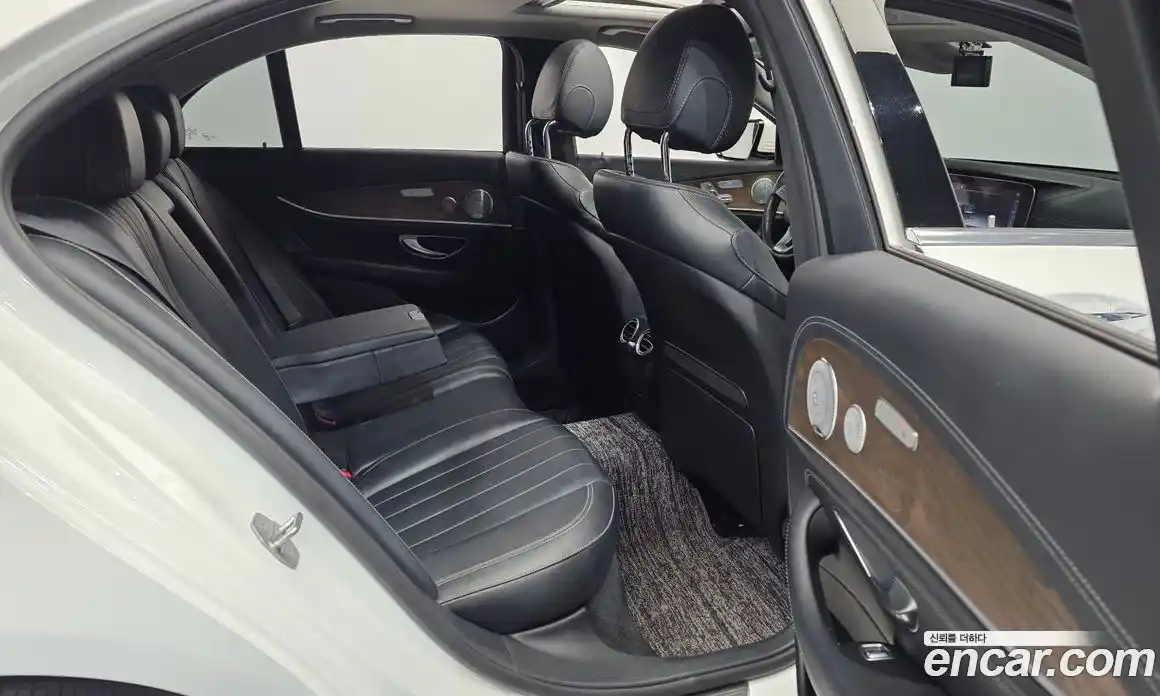 Mercedes-Benz E-Class 2018 2.0 автомат (гидро), фото 12