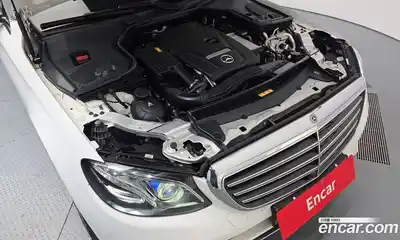 Mercedes-Benz E-Class 2018 2.0 автомат (гидро), миниатюра 6