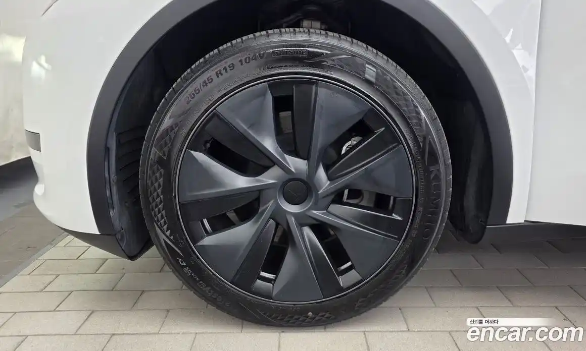 Tesla Model Y 2024 0.2 автомат (гидро), фото 4 Tesla Model Y 2024 0.2 автомат (гидро), фото 4