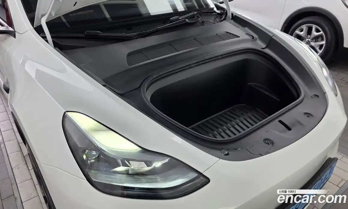 Tesla Model Y 2024 0.2 автомат (гидро), фото 5 Tesla Model Y 2024 0.2 автомат (гидро), фото 5