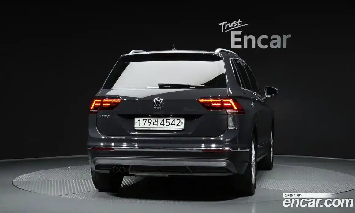 Volkswagen Tiguan 2020 2.0 автомат (гидро), фото 4