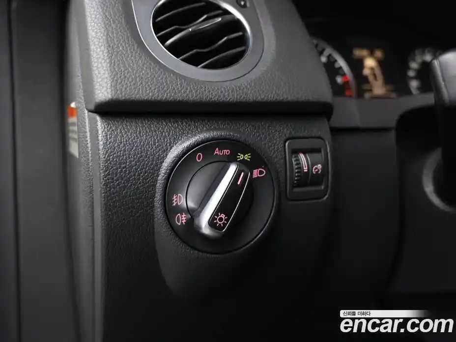 Volkswagen Tiguan 2014 2.0 автомат (гидро), фото 16