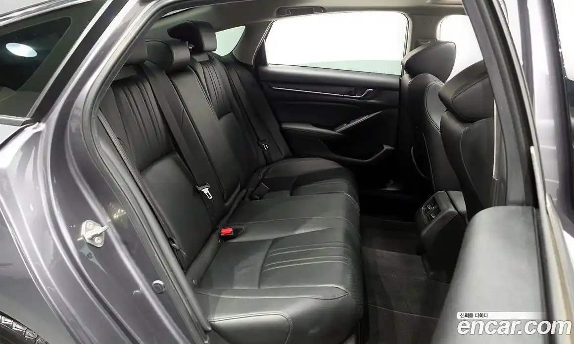 Honda Accord 2019 2.0 автомат (гидро), фото 11