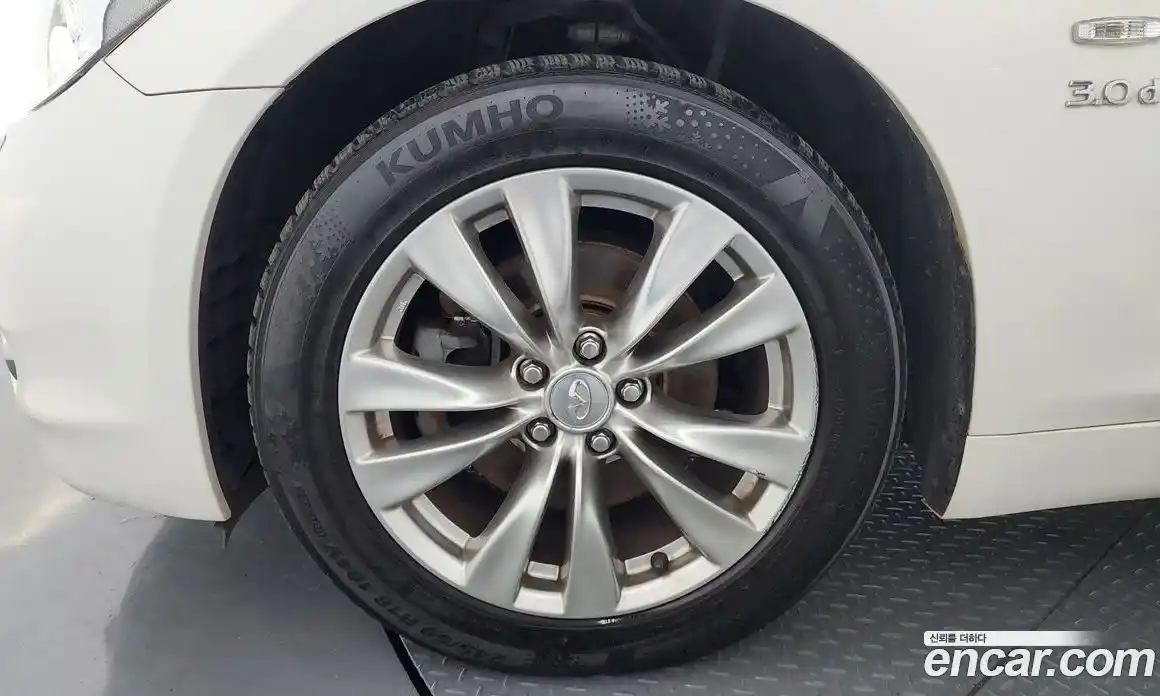 Infiniti Q70 2014 3.0 автомат (гидро), фото 5 Infiniti Q70 2014 3.0 автомат (гидро), фото 5