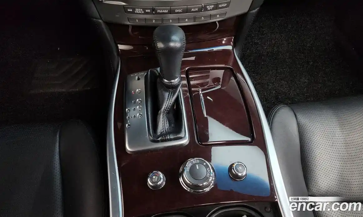 Infiniti Q70 2014 3.0 автомат (гидро), фото 9 Infiniti Q70 2014 3.0 автомат (гидро), фото 9