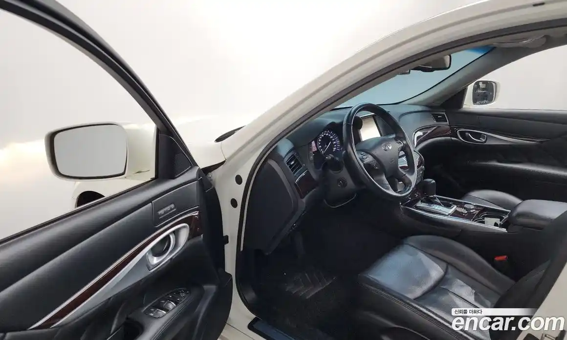 Infiniti Q70 2014 3.0 автомат (гидро), фото 10 Infiniti Q70 2014 3.0 автомат (гидро), фото 10