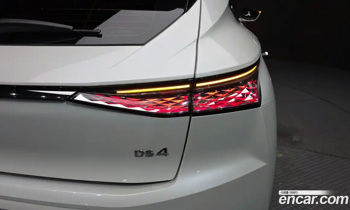 Citroen DS4 2022 1.5 автомат (гидро), фото 9