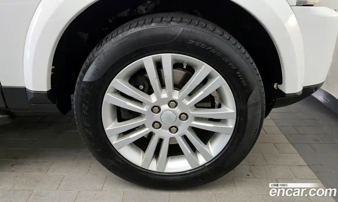 Land Rover Discovery 2015 3.0 автомат (гидро), фото 5