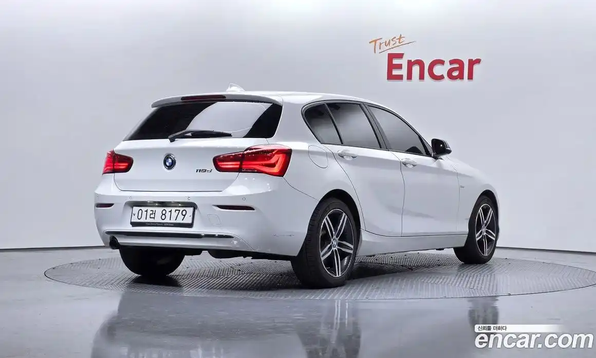 BMW 1 серия 2017 2.0 автомат (гидро), фото 2