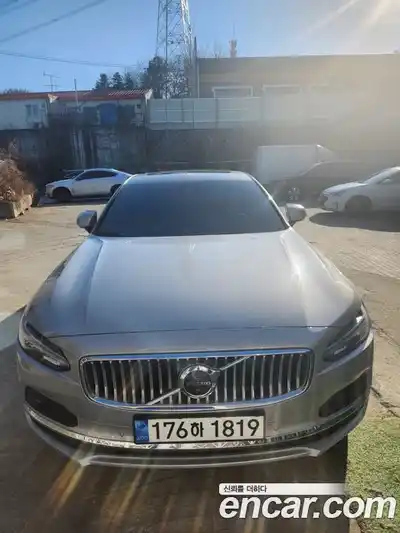 Volvo S90, 2023, 21 700 км
