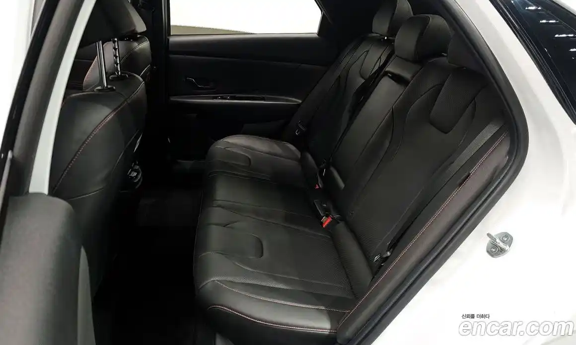 Hyundai Avante 2024 1.6 автомат (гидро), фото 11