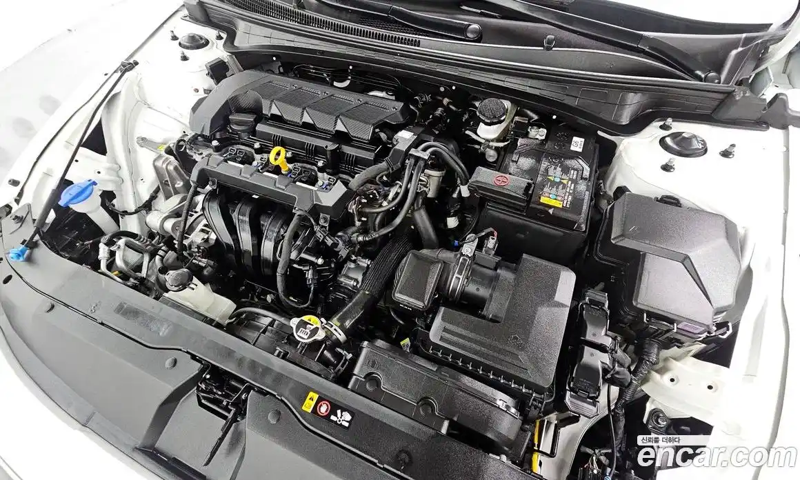 Hyundai Avante 2024 1.6 автомат (гидро), фото 6