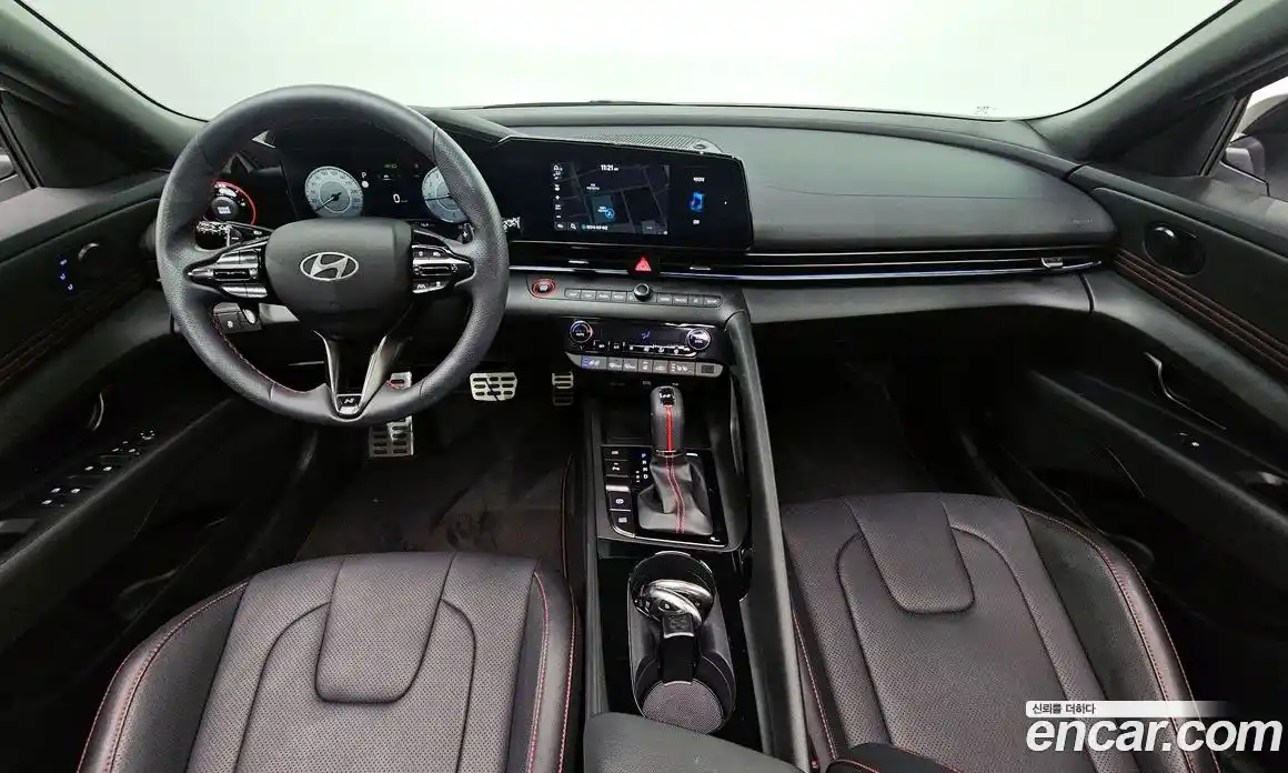 Hyundai Avante 2024 1.6 автомат (гидро), фото 7