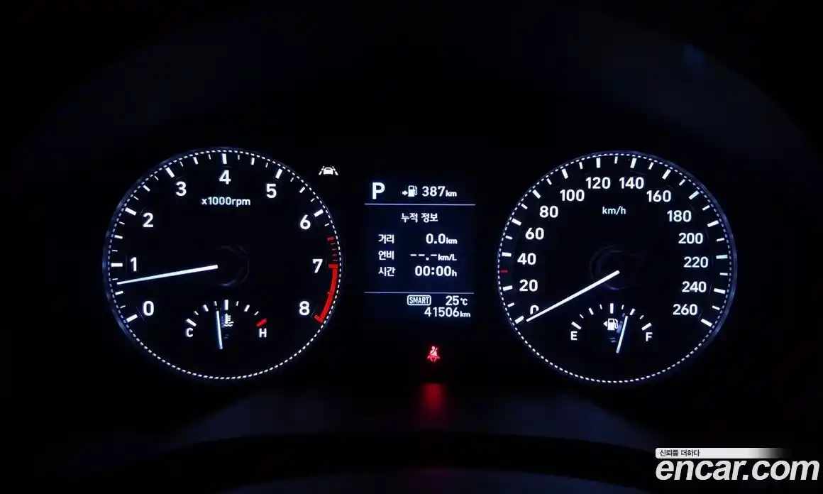Hyundai Grandeur 2018 2.4 автомат (гидро), фото 8
