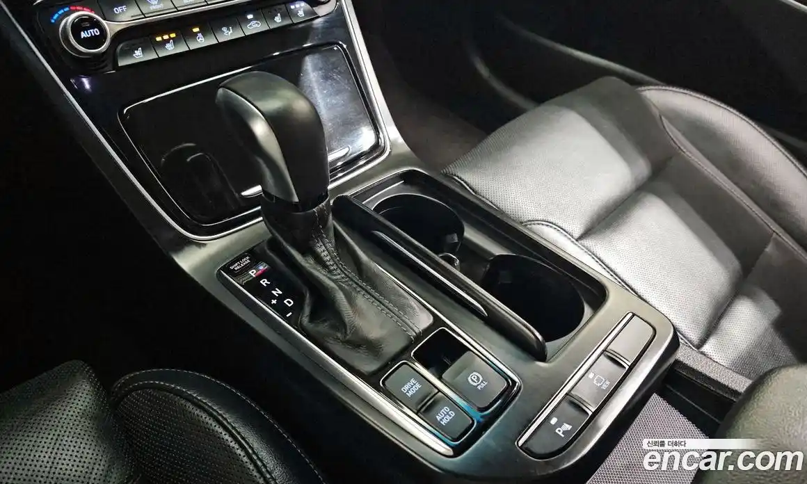 Hyundai Grandeur 2018 2.4 автомат (гидро), фото 9