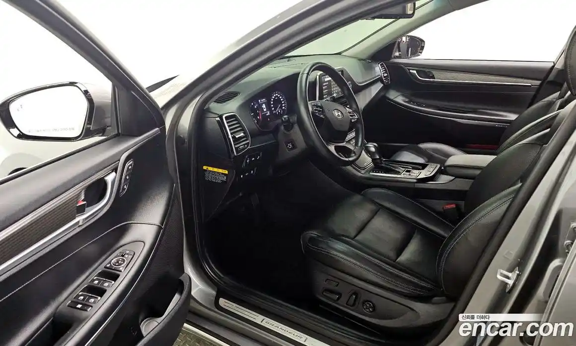 Hyundai Grandeur 2018 2.4 автомат (гидро), фото 10
