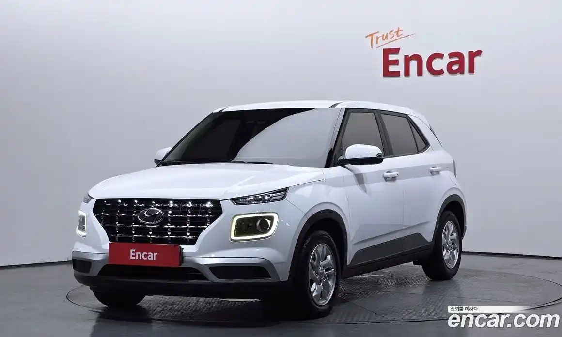 Hyundai Venue 2022 1.6 автомат (гидро), фото 1