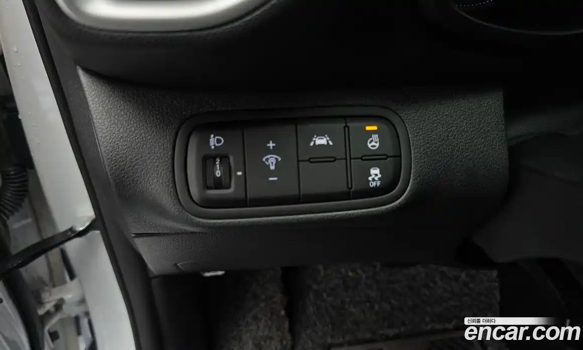 Hyundai Venue 2022 1.6 автомат (гидро), фото 18
