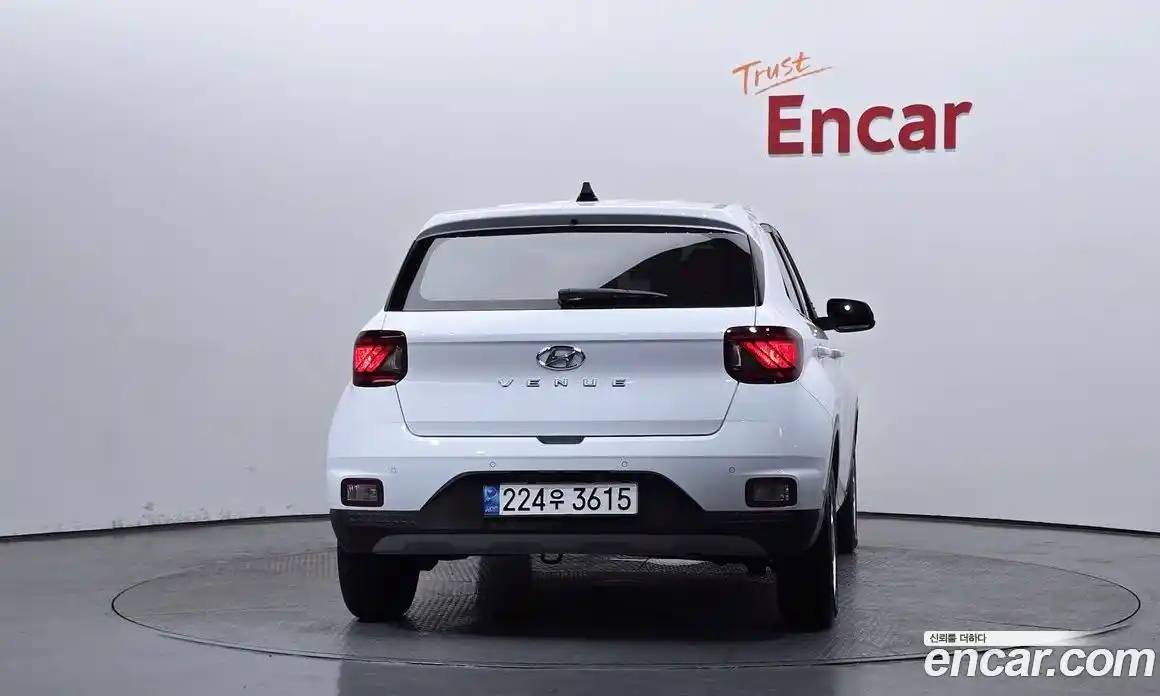 Hyundai Venue 2022 1.6 автомат (гидро), фото 4