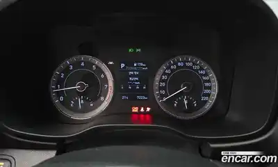 Hyundai Venue 2022 1.6 автомат (гидро), миниатюра 8