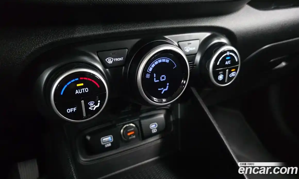 Hyundai Venue 2025 1.6 автомат (гидро), фото 22