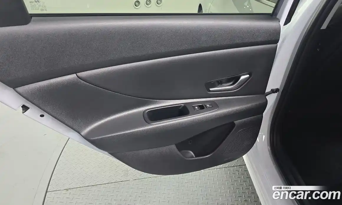 Hyundai Avante 2024 1.6 автомат (гидро), фото 15
